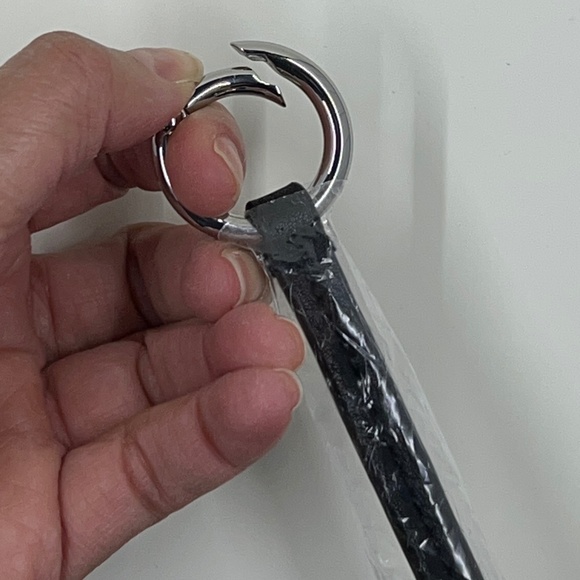 🤩 Banana Republic "Power Up" Clutch with Built-In Battery 🤩 - Picture 9 of 9